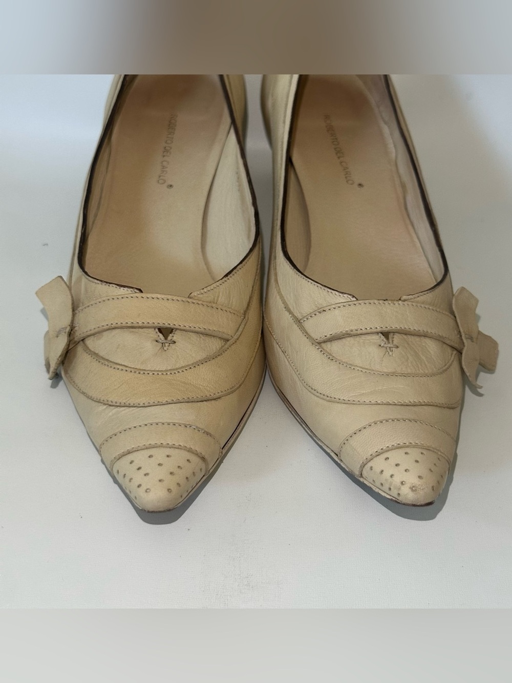 Roberto Del Carlo Pointed Toe Leather Flats in Cream - Women's Shoes